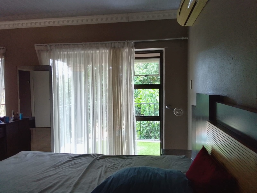 To Let 4 Bedroom Property for Rent in Safari Gardens North West